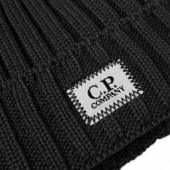 C.P. Company Patch Logo Beanie -Outlet Scarves Store 27 09 2021 JD 11CMAC120A 005509A 999 2 1